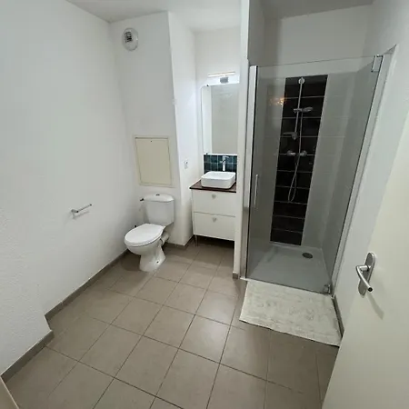 Appartement Cenon Apartment *